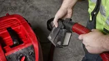 Аккумуляторная система пылеудаления Milwaukee M12 UDEL-201B