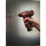 Дрель - шуруповерт Milwaukee M12 BDD-402С