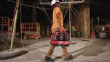 Зарядное устройство Milwaukee M18 PC6 EU на 6 аккумуляторов