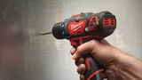 Дрель - шуруповерт Milwaukee M12 BDD-202С