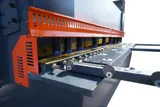 Гильотинные ножницы HCJ 2540 Е от компании Metal Master