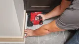 Аккумуляторный гвоздезабиватель Milwaukee M12 FCN18GS-0X