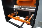 Вертикальный листогибочный пресс Vartek AdvanceForm 2600x100 с ЧПУ NexT 2.0 (Step Automation SA15)