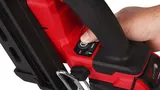 Аккумуляторный гвоздезабиватель Milwaukee M18 FUEL FDN-0C