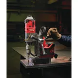 Аккумуляторная дрель на магнитной станине с постоянным магнитом Milwaukee M18 FUEL FMDP-0C
