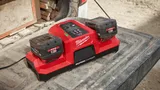 Зарядное устройство Milwaukee M18 DBSC