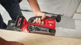 Аккумуляторная ленточная шлифовальная машина Milwaukee M18 FUEL FBTS75-0
