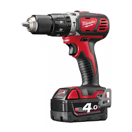 Аккумуляторная ударная дрель-шуруповерт Milwaukee M18 BPD-202C Аккумуляторная ударная дрель-шуруповерт Milwaukee M18 BPD-202C