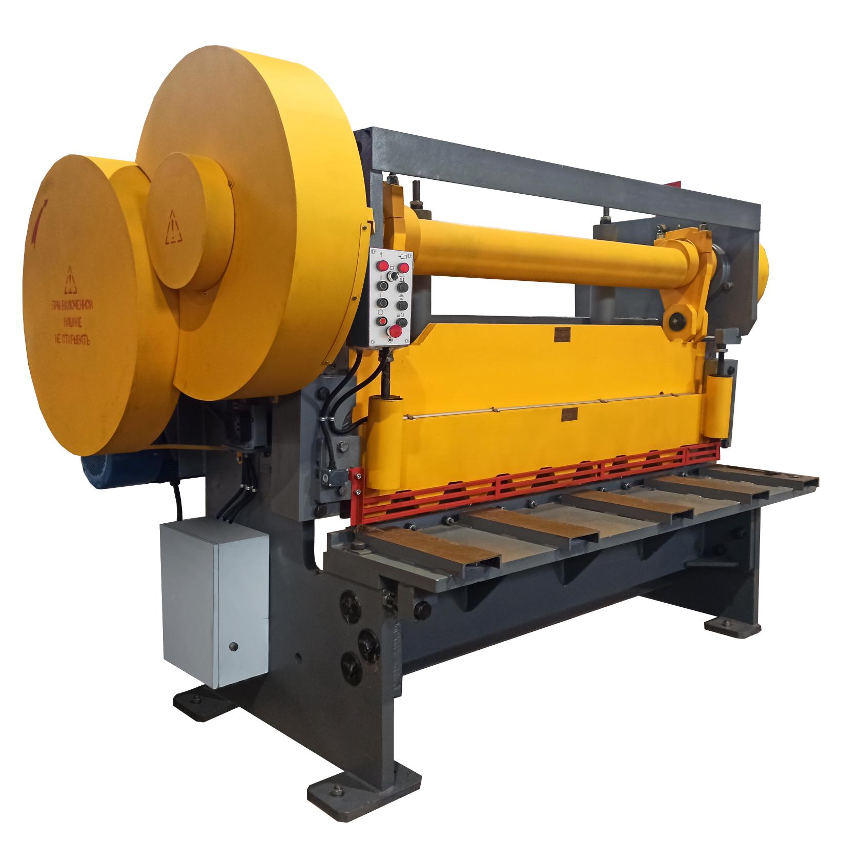 Ножницы гильотинные электромеханические модели МНГ16. Вид сбоку