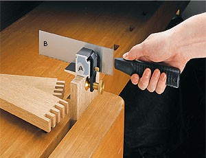 Стусло Veritas Right-Angle Saw Guide, для прямых шипов, магнитное