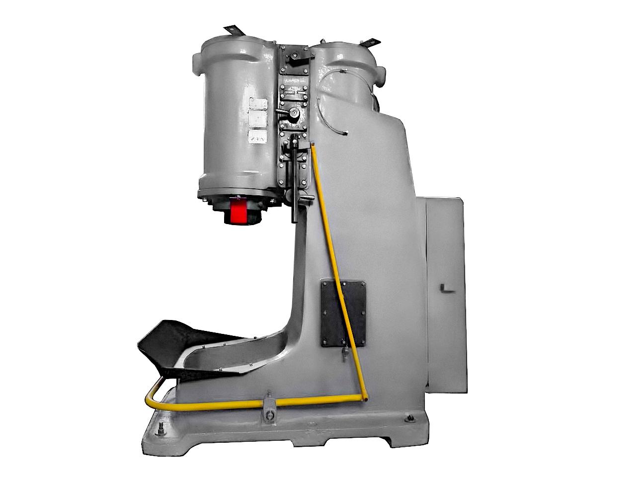 Молот ковочный модели МА4132. Вид сбоку