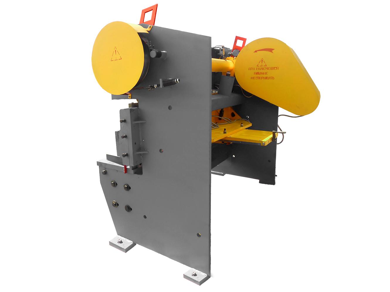 Ножницы гильотинные электромеханические модели СТД 9АМ. Вид сбоку