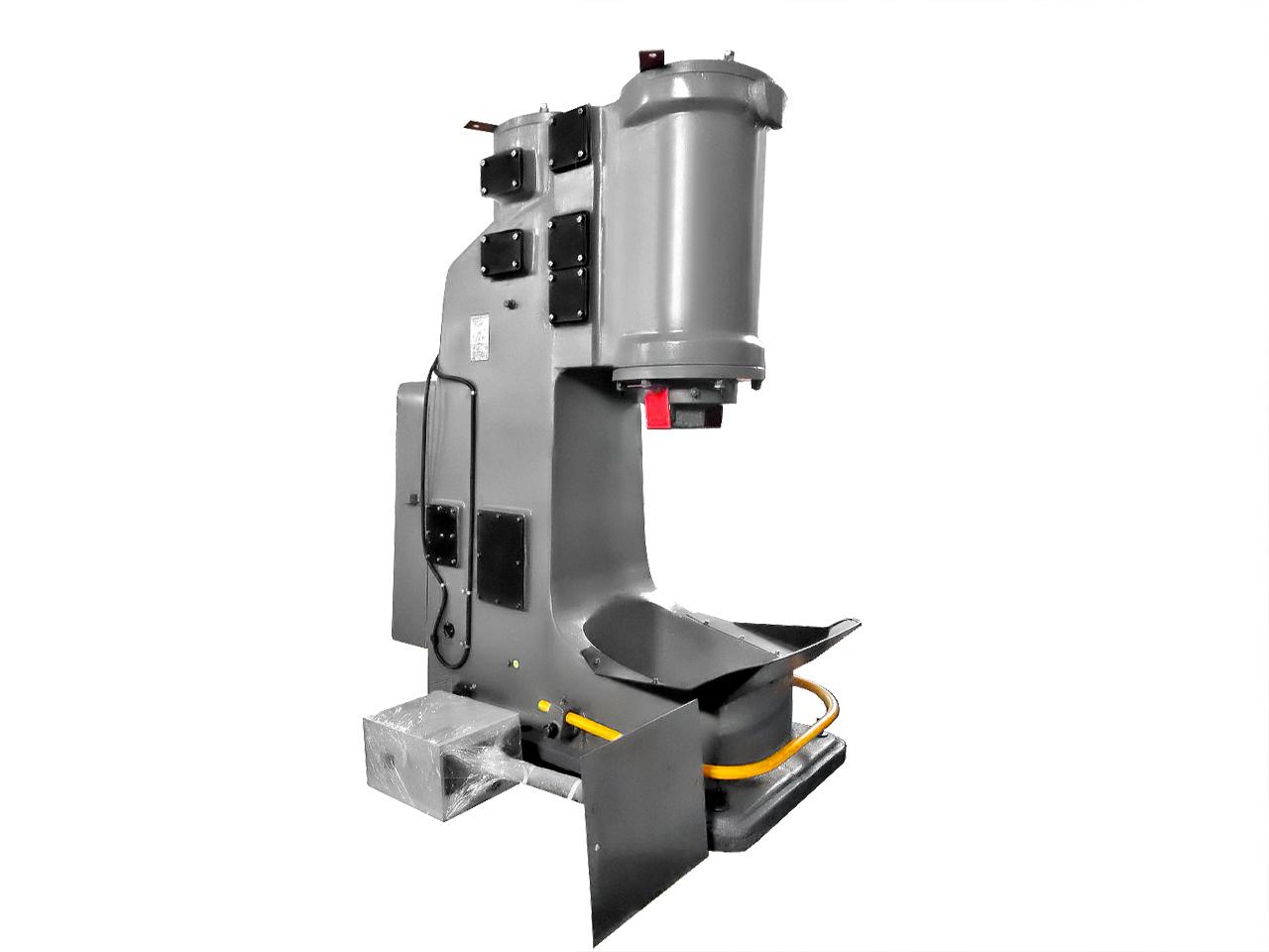 Молот ковочный модели МА4132. Вид спереди