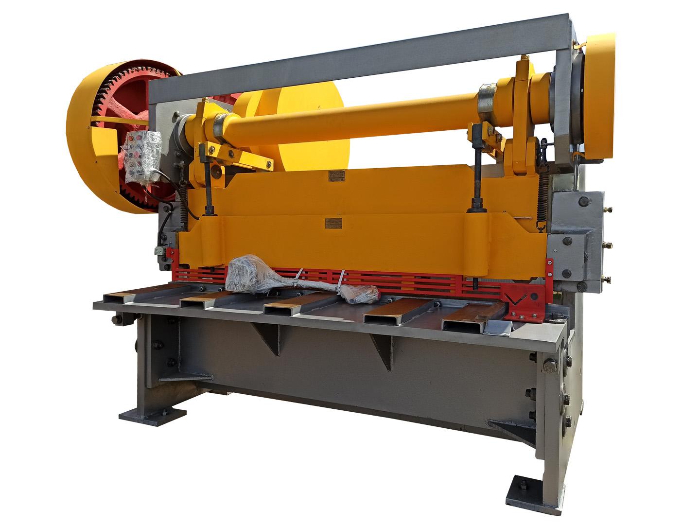 Ножницы гильотинные электромеханические модели Н3122. Вид спереди