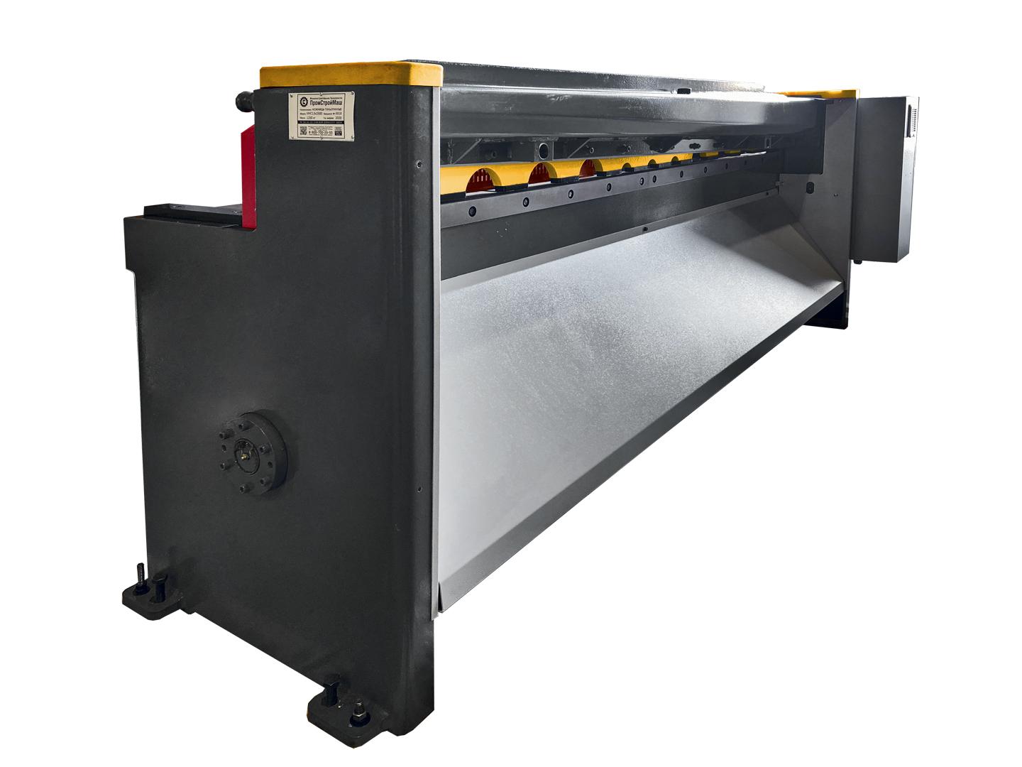 Ножницы электромеханические гильотинные модели МНГ. Вид сбоку