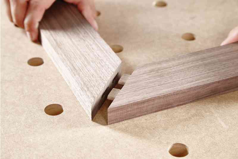 Вставной шип DOMINO, бук D 10x100/120 BU