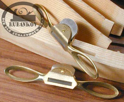 Стружок Lie-Nielsen Small Bronze Spokeshave Presto, бронзовый, с полукруглой колодкой
