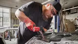 Аккумуляторная ленточная шлифовальная машина Milwaukee M12 FBFL10-0