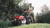 Аккумуляторная газонокосилка Milwaukee M18 FUEL F2LM53-122