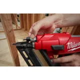 Аккумуляторный гвоздезабиватель Milwaukee M18 FFN-502C