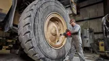 Аккумуляторный высокомоментный ударный гайковёрт Milwaukee 1'' с D-образной рукояткой M18 FUEL ONEFHIWF1D-121C