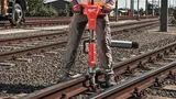 Аккумуляторный железнодорожный импульсный гайковерт Milwaukee M18 FUEL FHIWF1R-122C