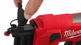 Аккумуляторный гвоздезабиватель Milwaukee M12 FCN18GS-0X